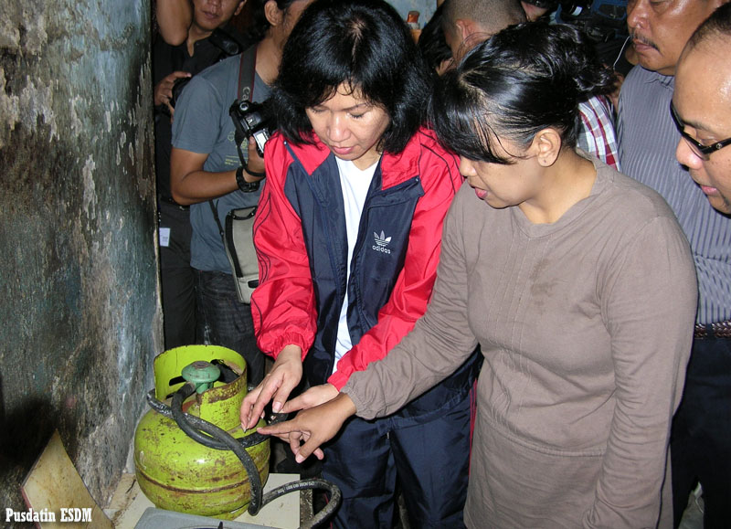 Dirut Pertamina Lakukan Sosialisasi LPG 3 Kg Di Petamburan